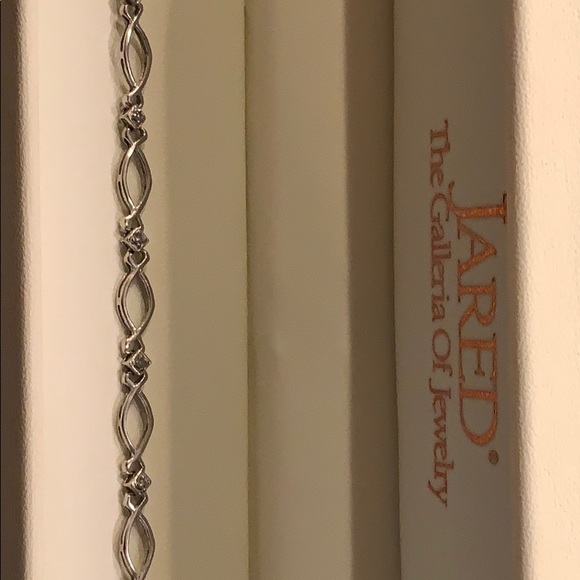 10k White Gold Diamond Bracelet - Picture 1 of 4